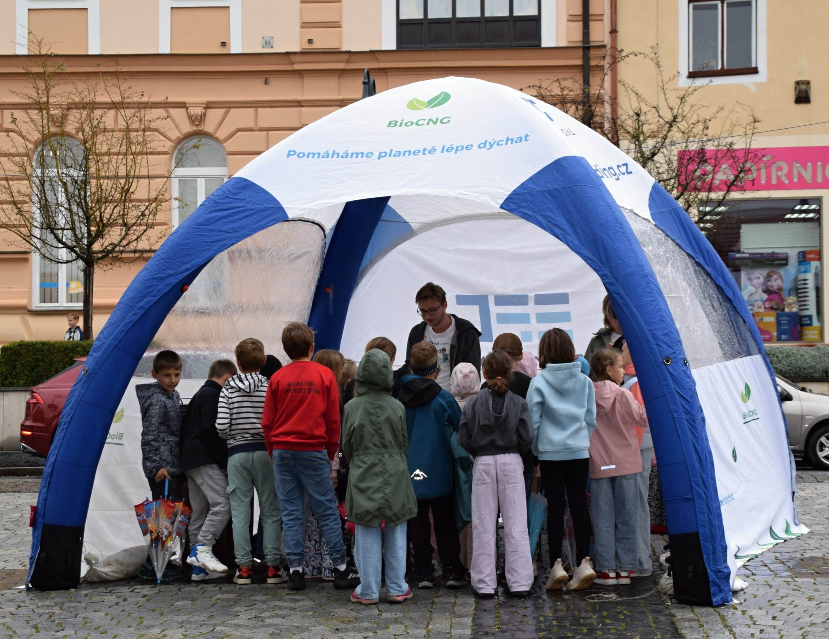 Zástupci EFG Educa na Odpadovém dni v Uherském Brodě edukují o gastroodpadu